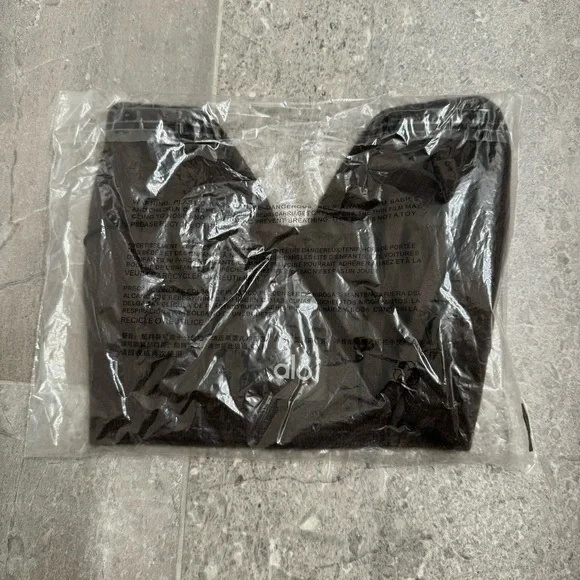 NWT Alo Yoga Cashmere Jet Set Bra, Size M - Picture 6 of 6